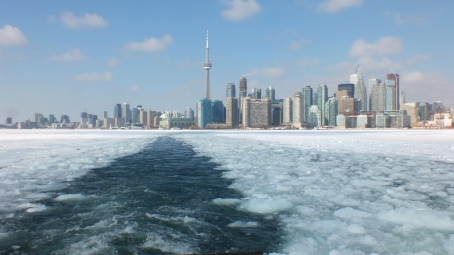 icy-toronto-harbour-ontario-4