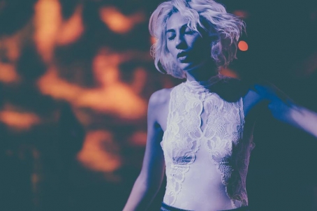 Tei Shi releases new single “Bassically”