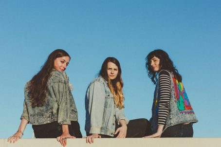 New Track: “Rollerdyke” – Queen of Jeans