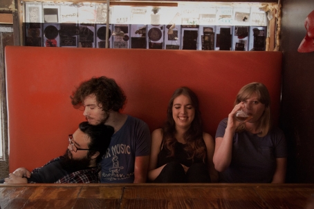 Garage Pop band The Rizzos releases “Mom Prom” + plays The Gutter on 06.09