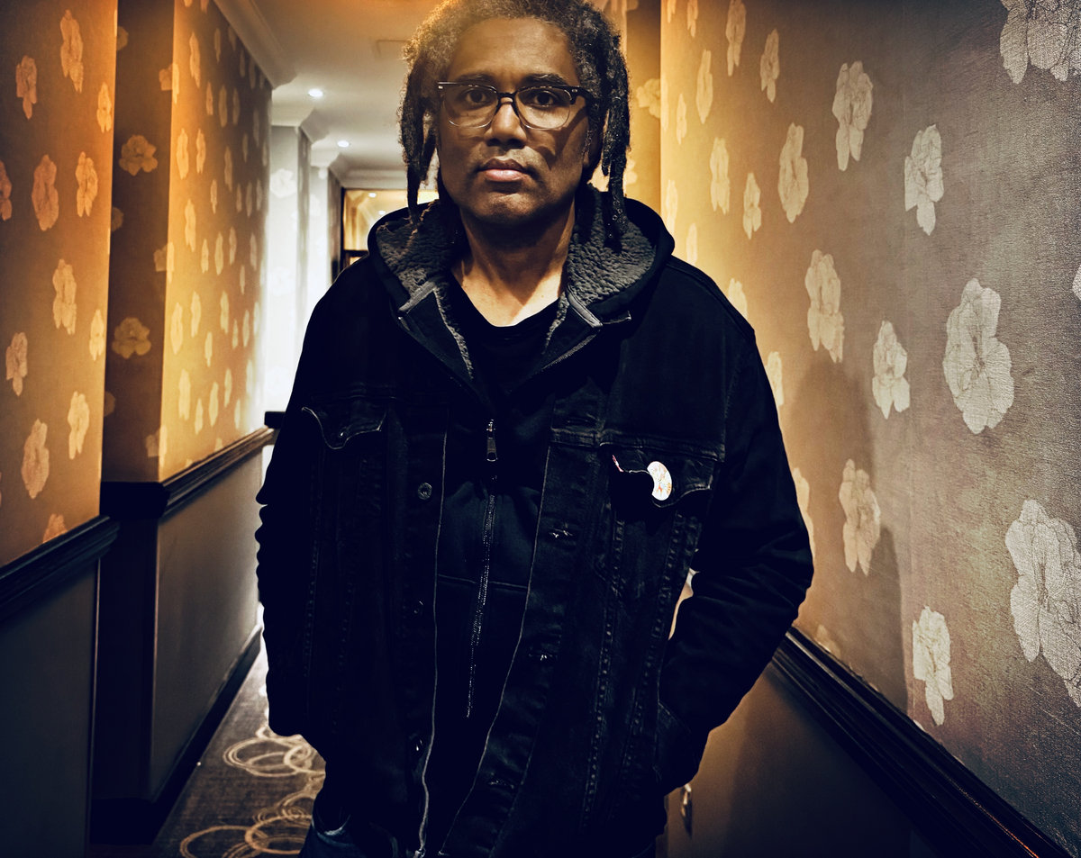 Che Arthur “Describe This Present Moment”